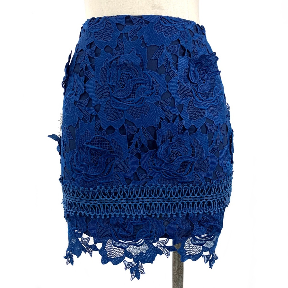 Lovers + Friends- Blue Floral Incense Lace Skirt XS